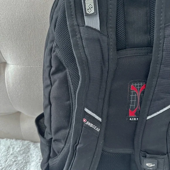 SwissGear backpack - Picture 2 of 7